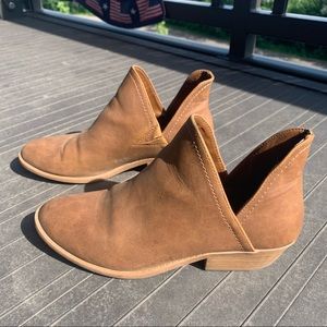 Universal Thread brown booties